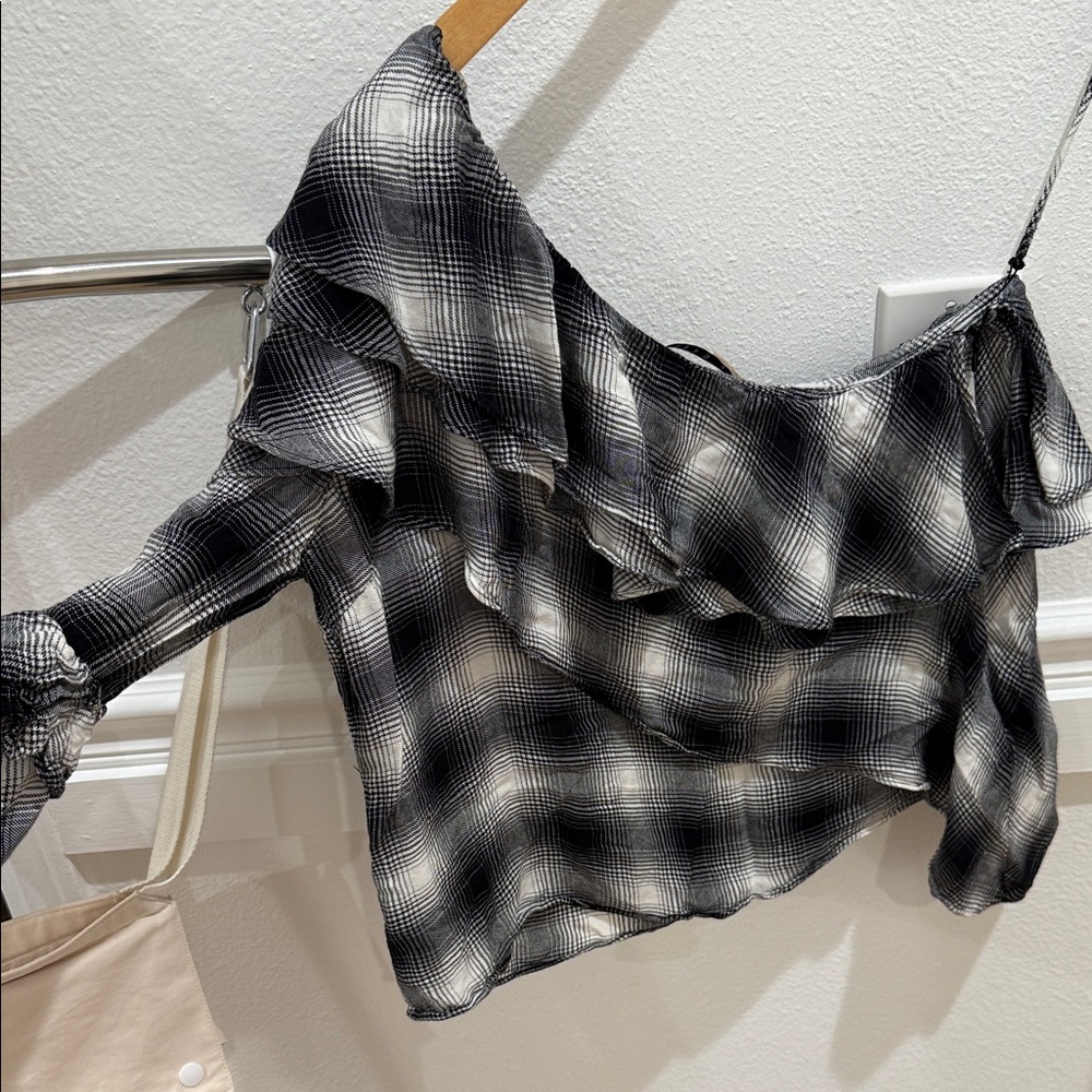 Alice & Olivia Plaid Women's Black and White Ruffled Top